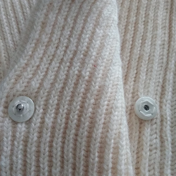 Ann Taylor Cardi - Picture 7 of 9